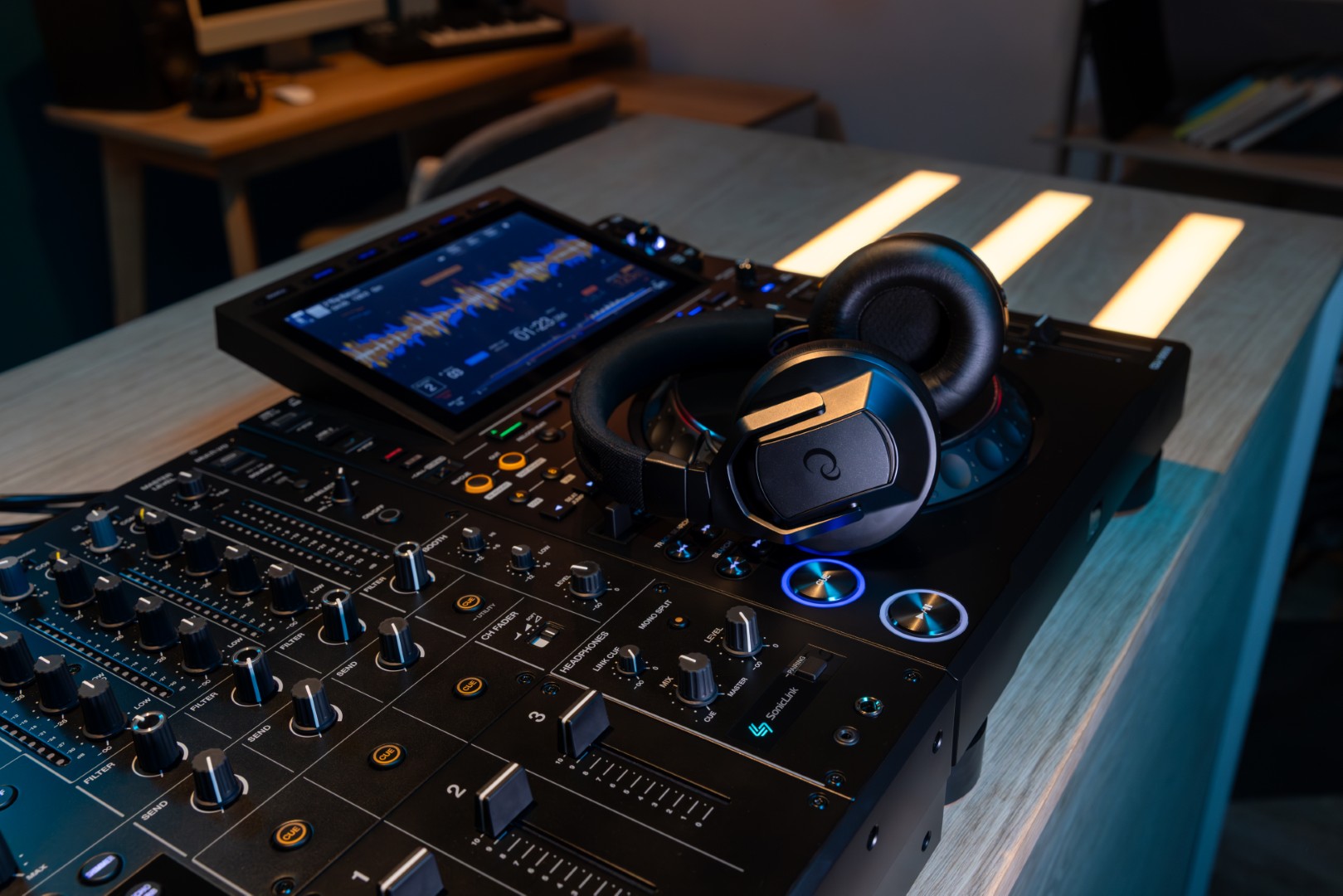 Alphatheta Djm-v5 - DJ-Mixer - Variation 9