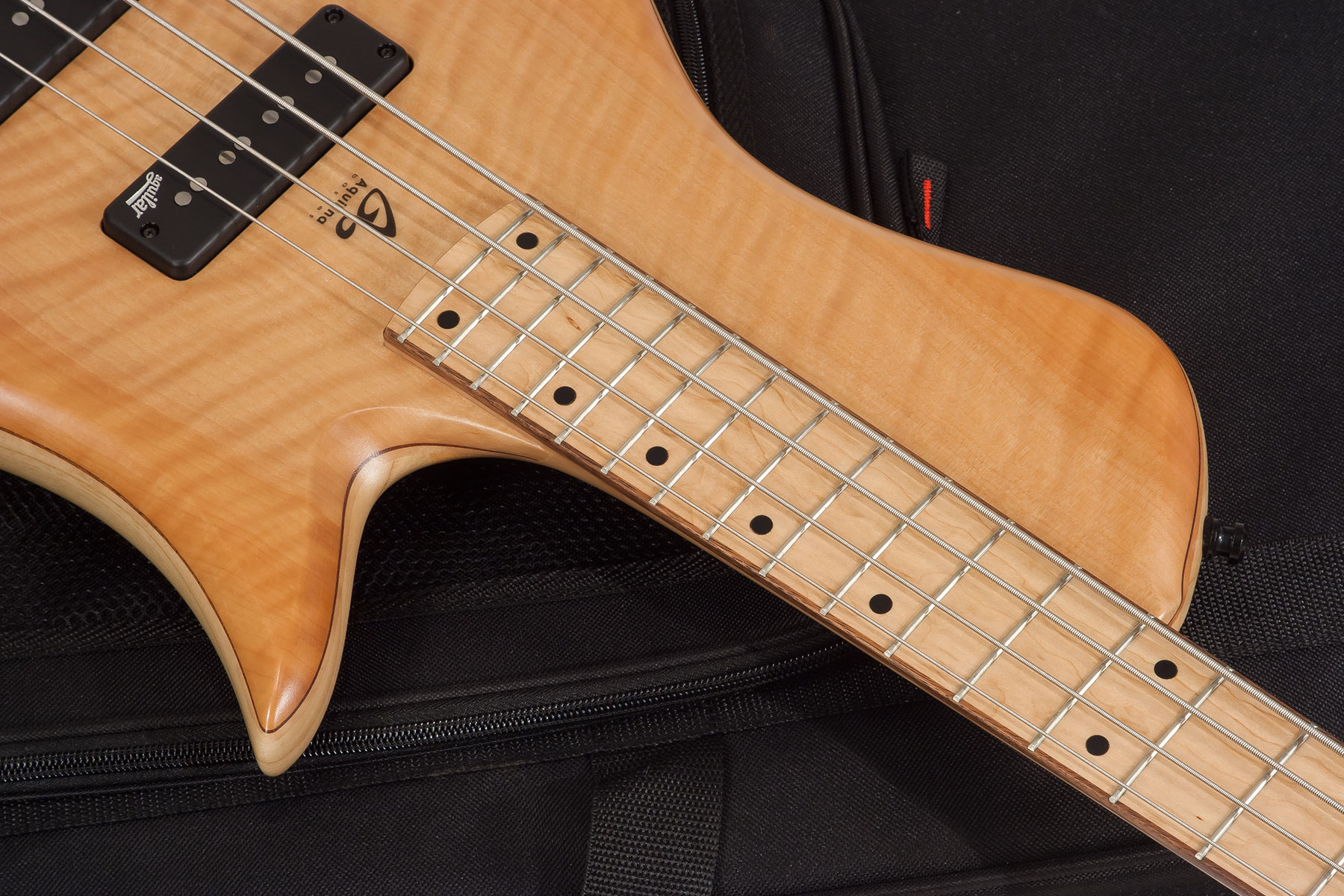 Aquilina Shelby 4 Custom Aulne/frene Active J.east Noi #01854 - Natural - Solid body elektrische bas - Variation 2