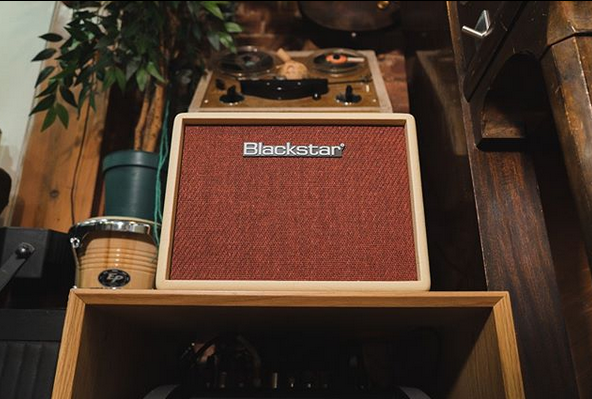 Blackstar Debut 15e 15w 2x3 Cream - Combo voor elektrische gitaar - Variation 4