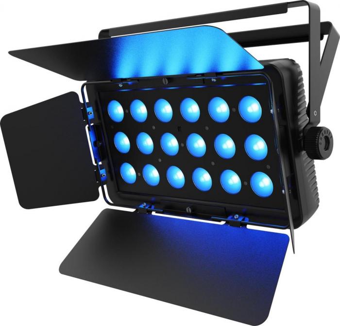 Straleneffect  Chauvet dj SlimBANK Q18 ILS