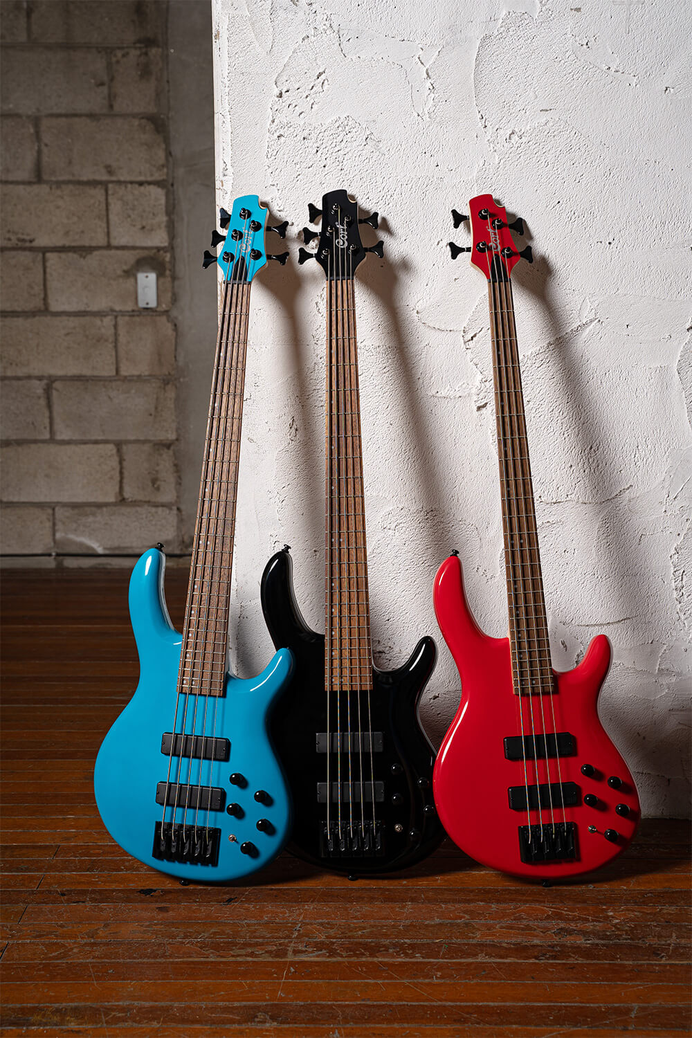 Cort C5 Deluxe Artisan 5c Active Bartolini Jat - Candy Blue - Solid body elektrische bas - Variation 2