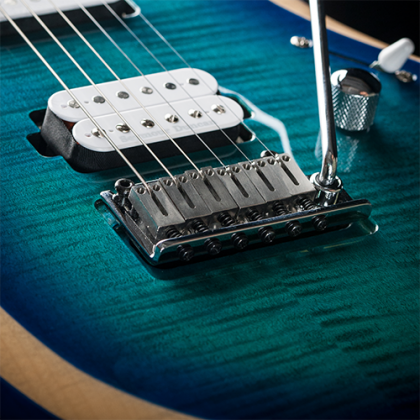 Cort X700 Duality Hh Seymour Duncan Ht Eb - Light Blue Burst - Elektrische gitaar in Str-vorm - Variation 2