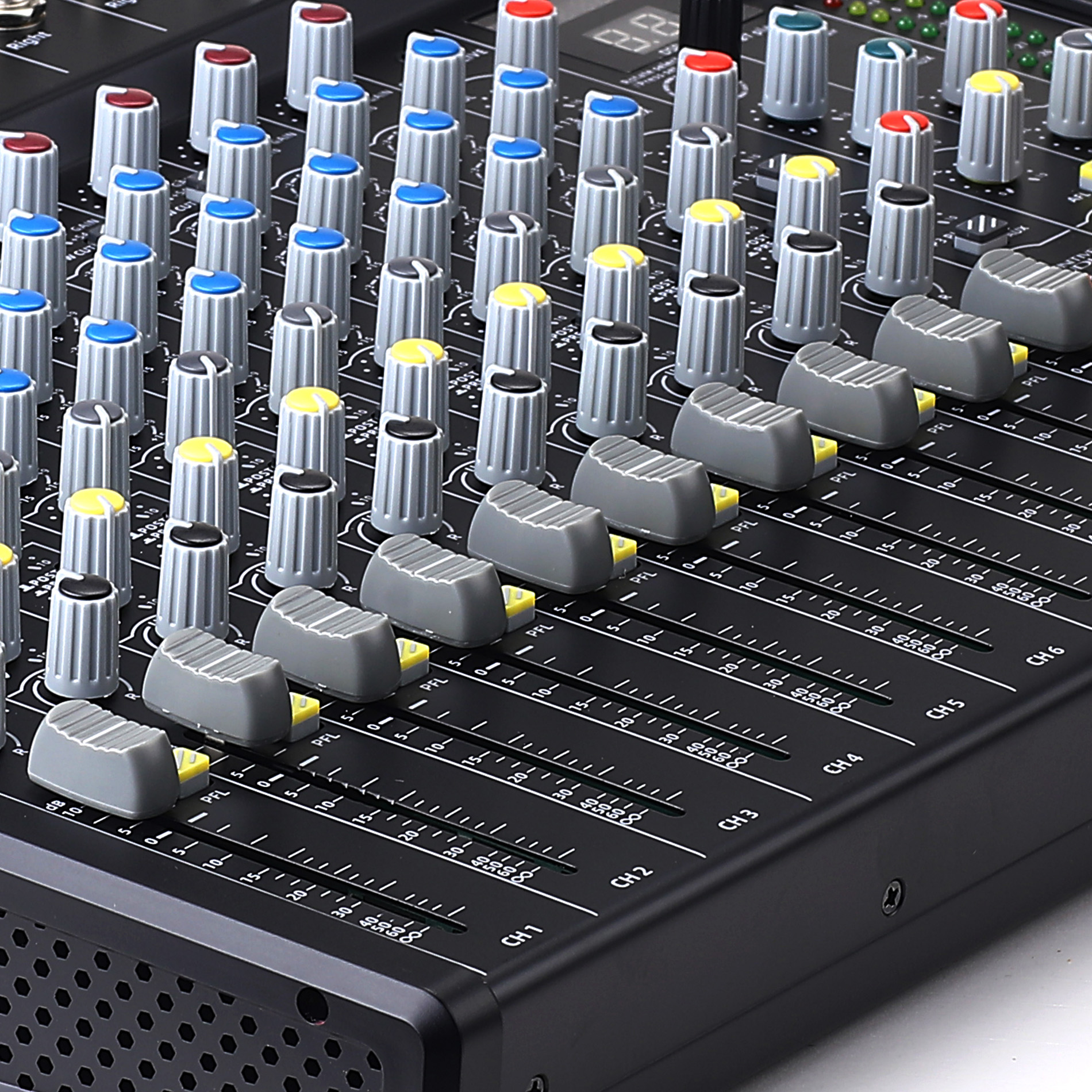 Definitive Audio Tml 8 Bu Dsp - Analoge Mengtafel - Variation 5