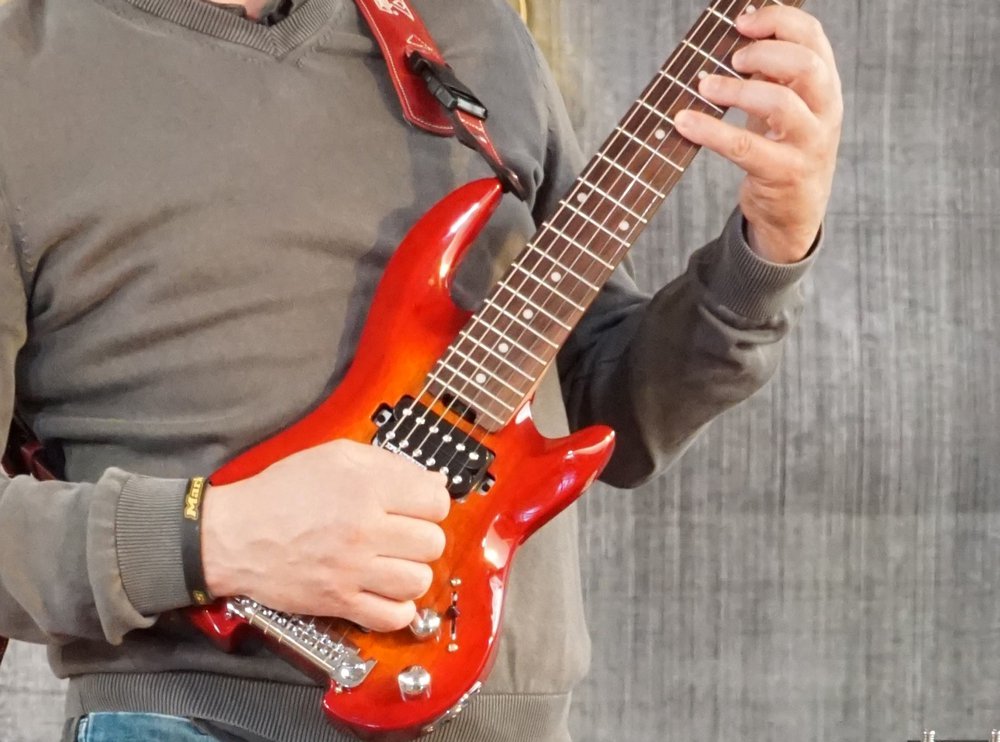 Dv Mark Dv Little Guitar G1 Hh Ht Rw - Cherry Red Sunburst - Elektrische reisgitaar - Variation 4