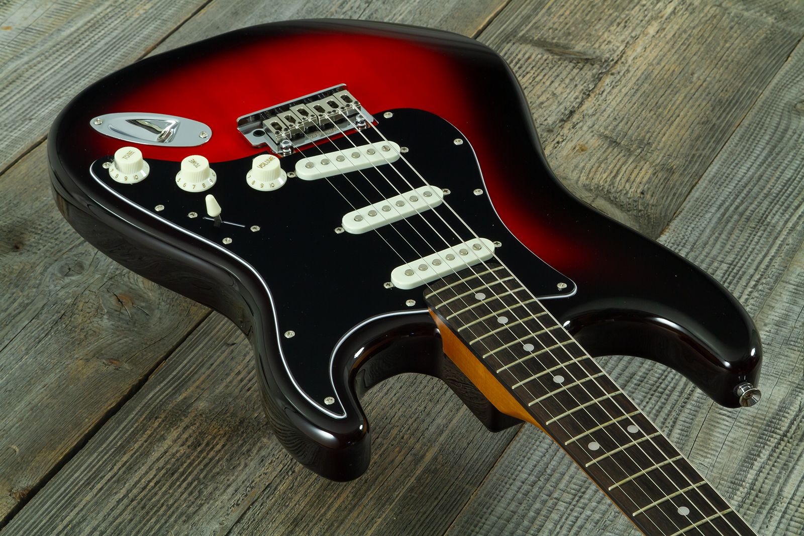 Eastone St100r-s3t-rw 3s Trem Rw - 3-tone Burst - Elektrische gitaar in Strat vorm - Variation 2