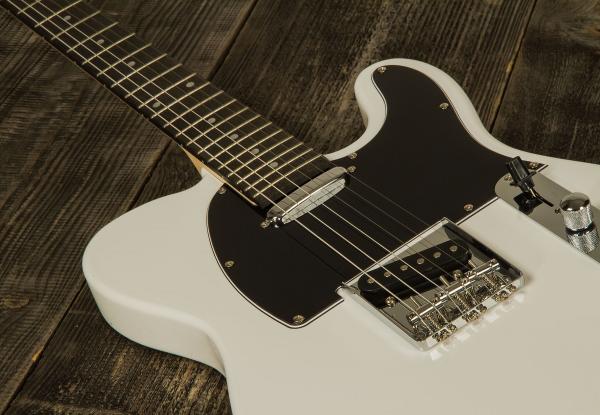 Solid body elektrische gitaar Eastone TL70 - olympic white