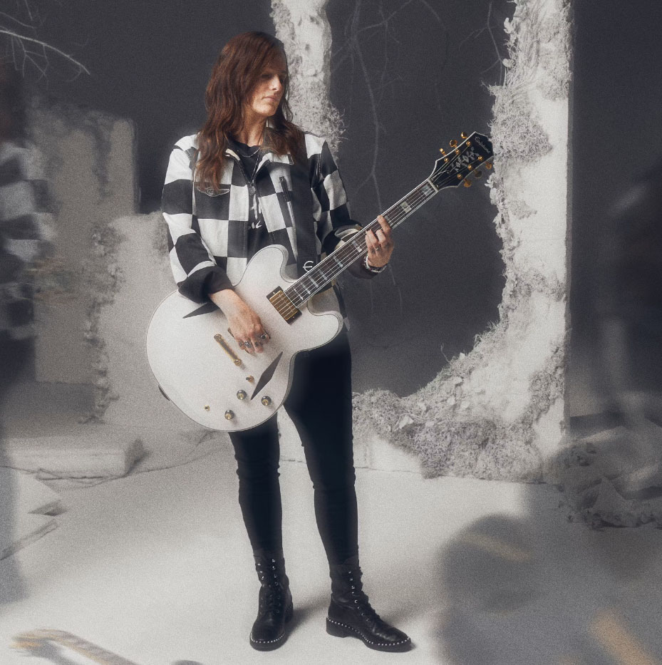 Epiphone Emily Wolfe Sheraton 2h Ht Lau - Aged Bone White - Semi hollow elektriche gitaar - Variation 8