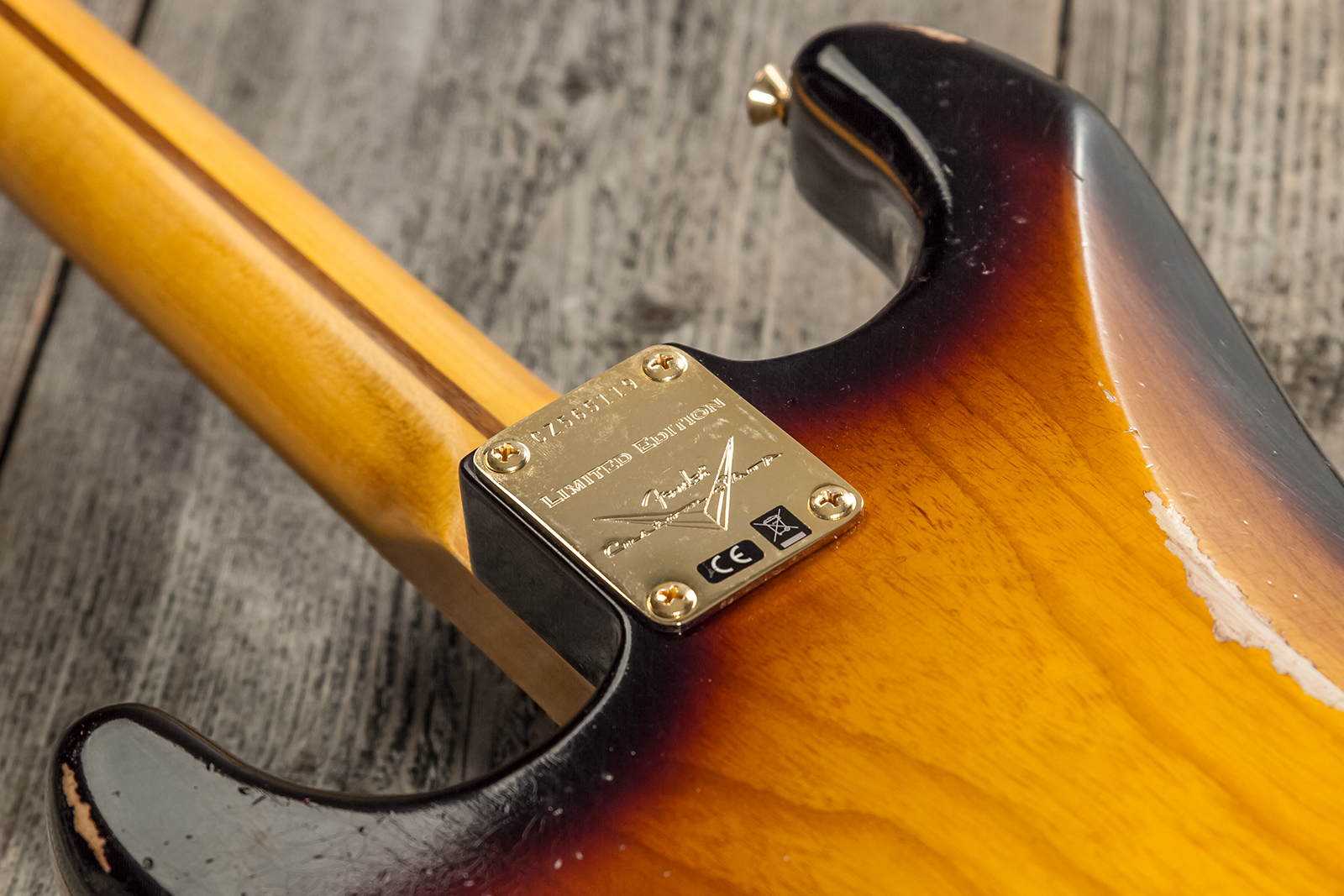 Fender Custom Shop Strat 1956 Hardtail Gold Hardware 3s Ht Mn #cz565119 - Relic Faded 2-color Sunburst - Elektrische gitaar in Str-vorm - Variation 7