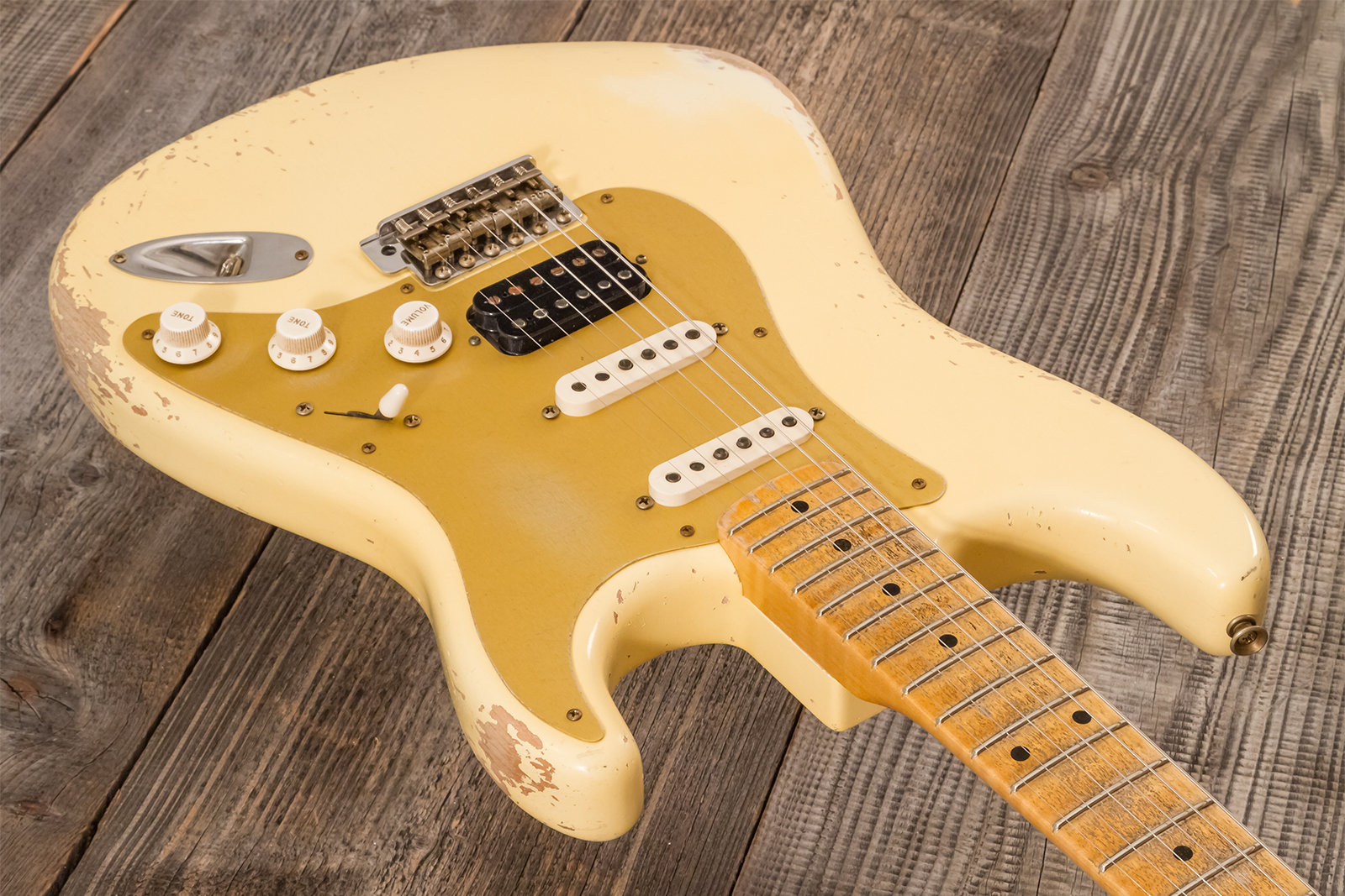 Fender Custom Shop Strat 1956 Hss Trem Mn #r143989 - Relic Vintage White - Elektrische gitaar in Strat vorm - Variation 2