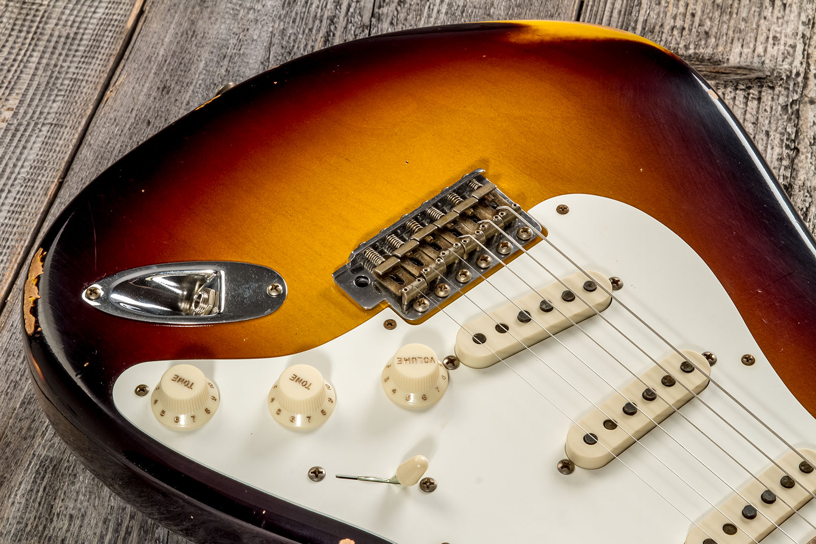 Fender Custom Shop Strat 1957 3s Trem Mn #cz575421 - Relic 2-color Sunburst - Elektrische gitaar in Strat vorm - Variation 3