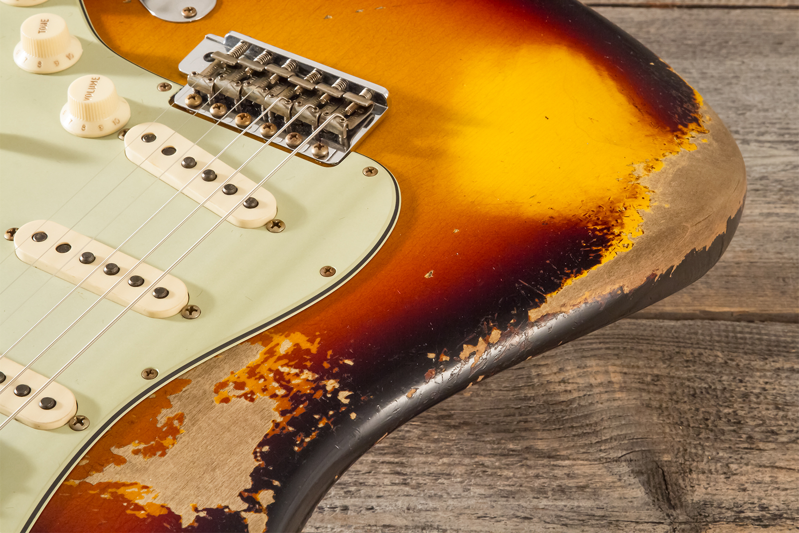 Fender Custom Shop Strat 1961 Bone Tone 3s Trem #cz584251 - Super Heavy Relic 3-color Sunburst - Elektrische gitaar in Str-vorm - Variation 3