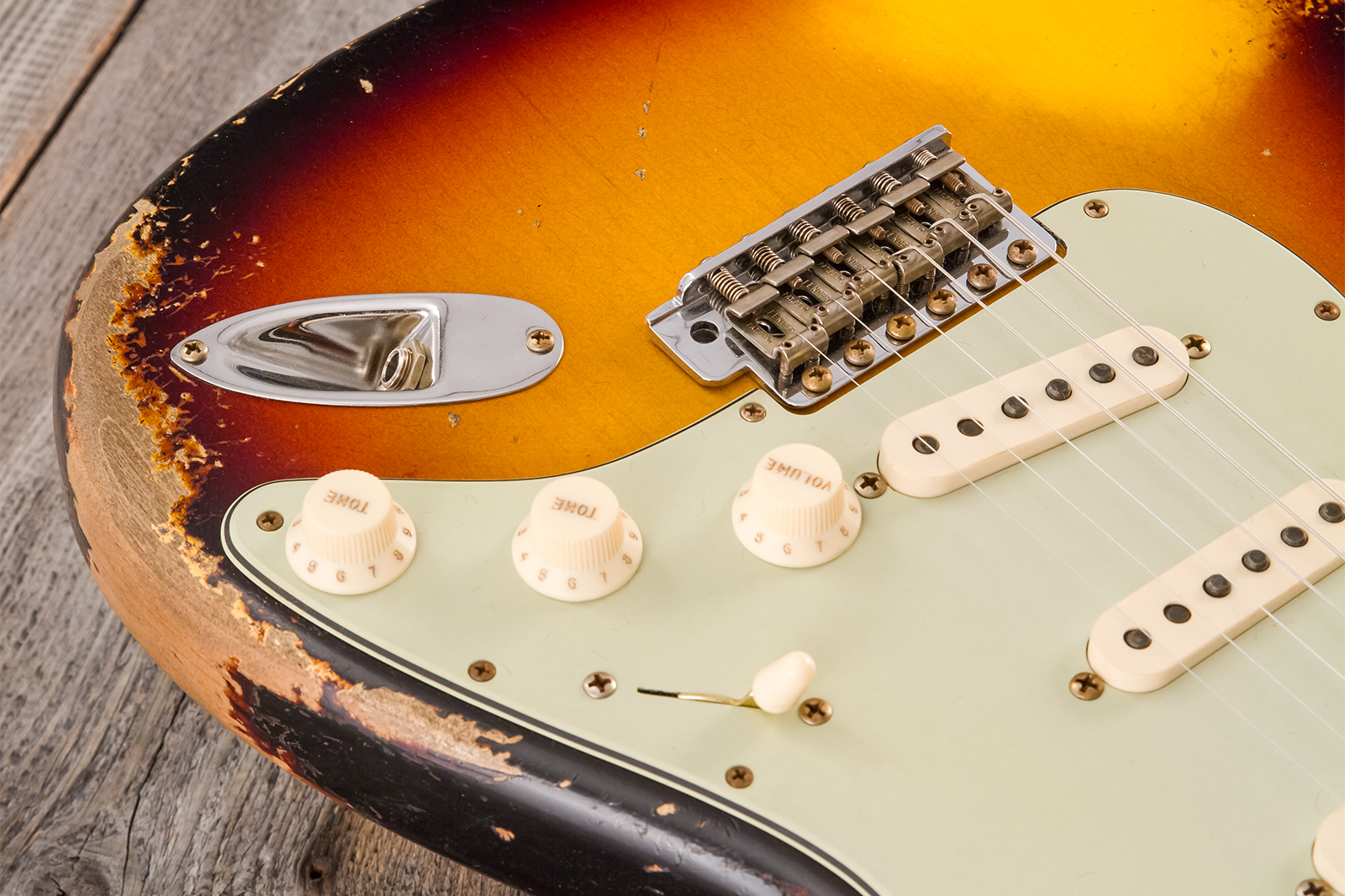 Fender Custom Shop Strat 1961 Bone Tone 3s Trem #cz584251 - Super Heavy Relic 3-color Sunburst - Elektrische gitaar in Str-vorm - Variation 4