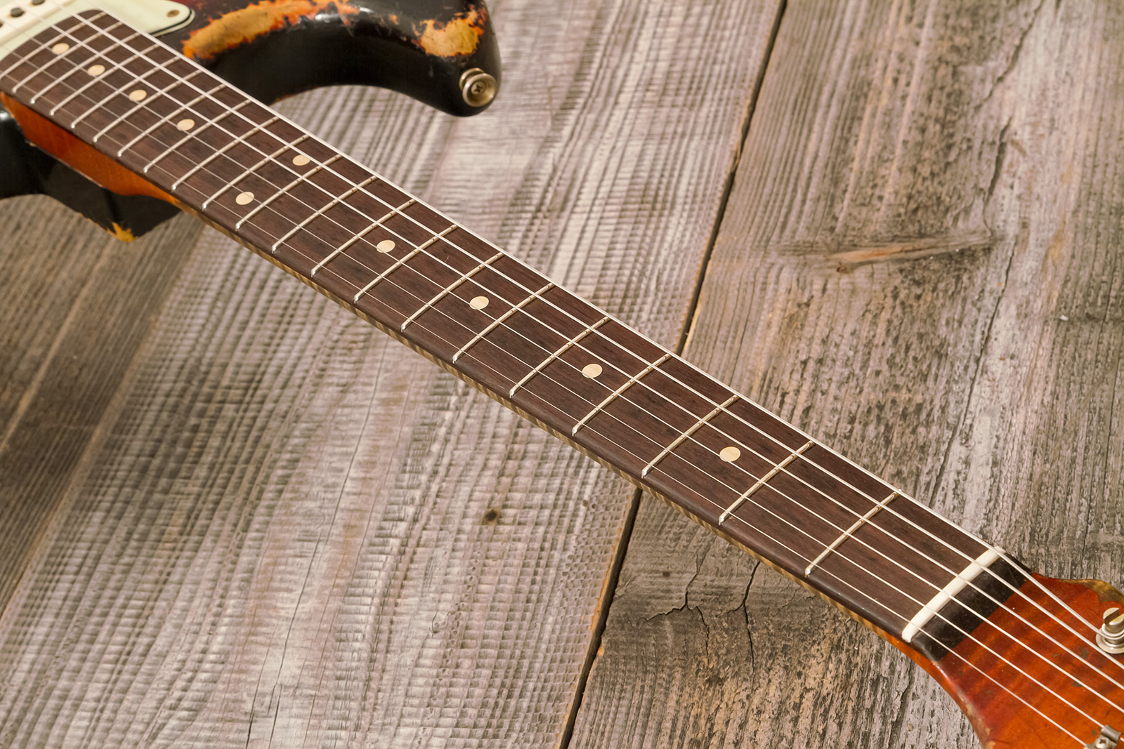 Fender Custom Shop Strat 1961 Masterbuilt D.wilson 3s Trem Rw #cz552177 - Heavy Relic 3-color Sunburst - Elektrische gitaar in Strat vorm - Variation 