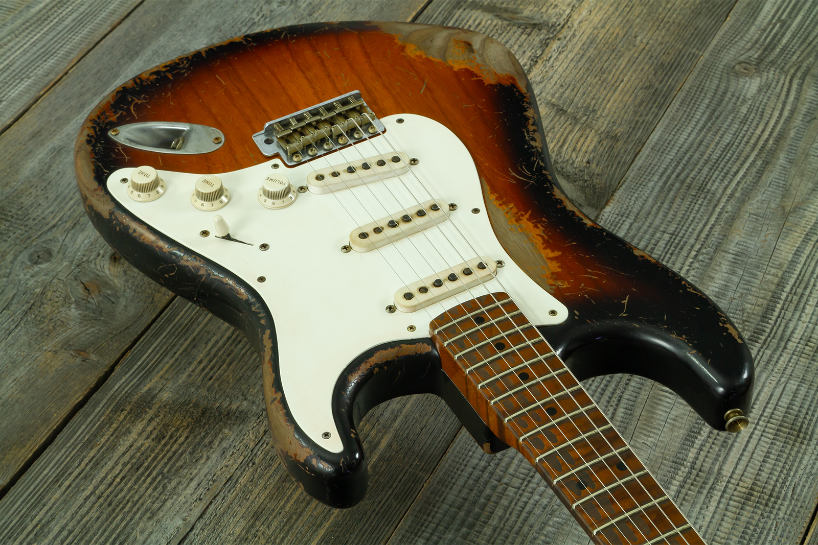 Fender Custom Shop Strat 50s Mb A.macnutt 3s Trem Rw #r132343 - Heavy Relic 2-color Sunburst - Elektrische gitaar in Strat vorm - Variation 2