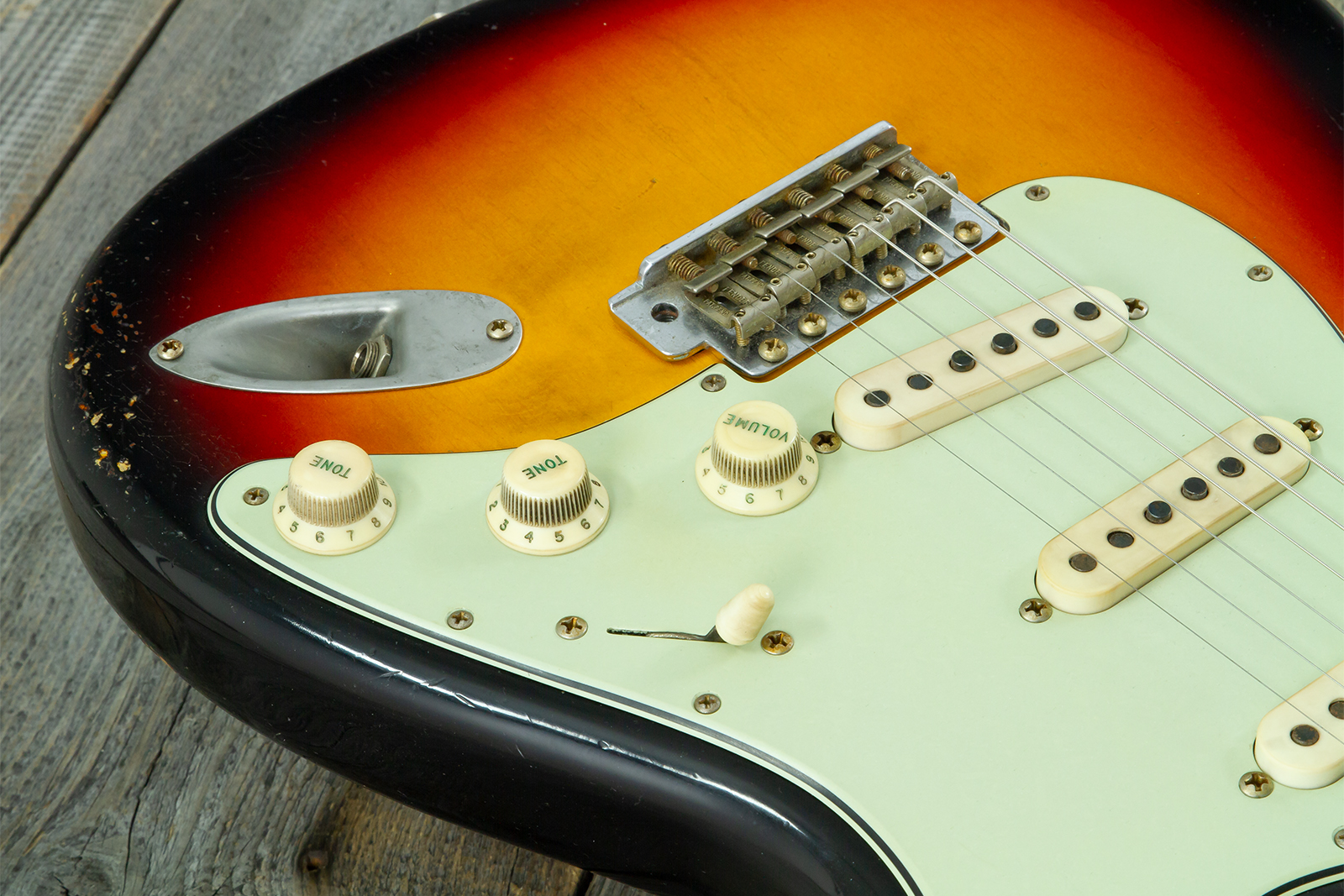 Fender Custom Shop Strat 60s Mb A.hicks 3s Trem Rw #4681 #ah0416 - Relic 3-color Sunburst - Elektrische gitaar in Strat vorm - Variation 4