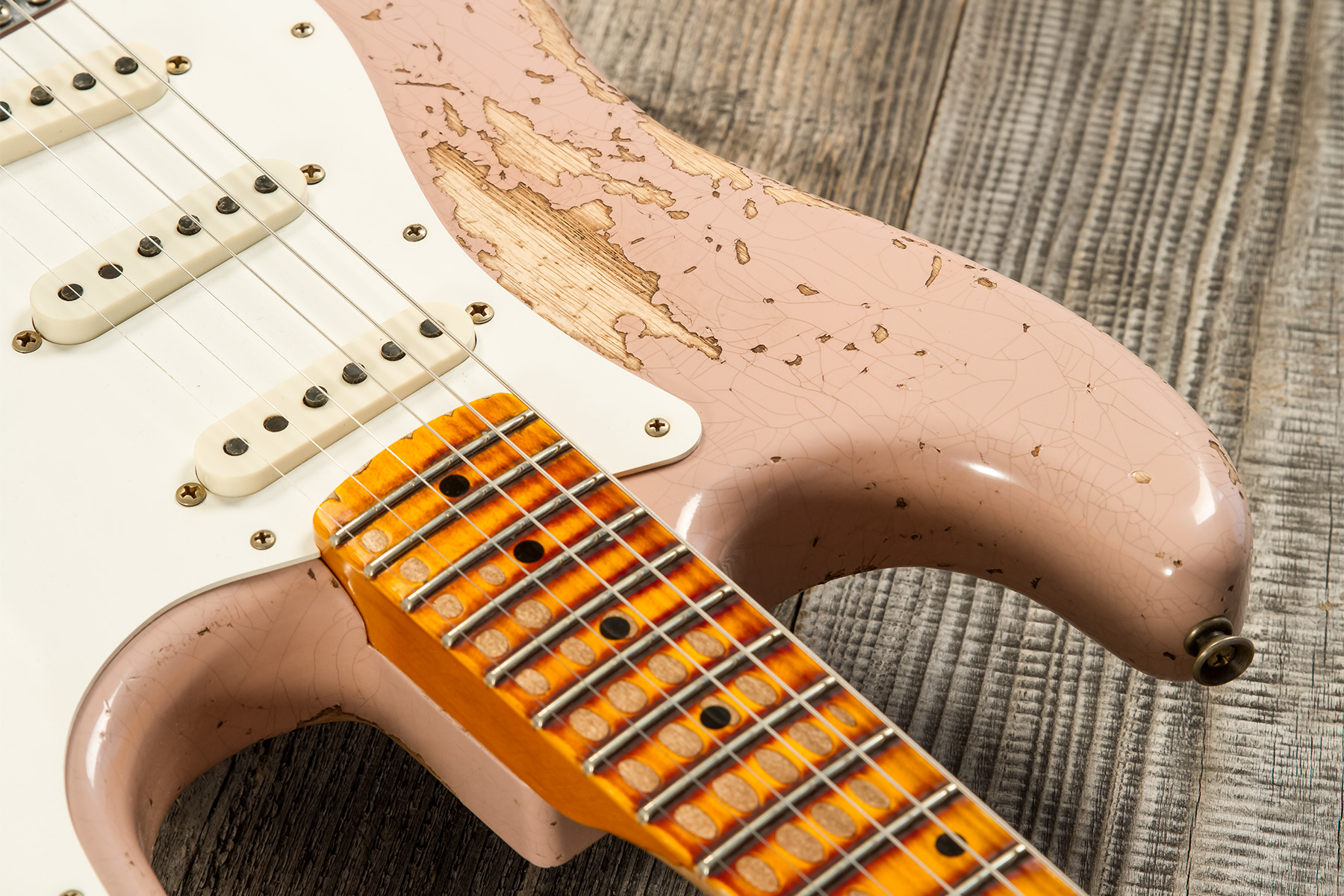 Fender Custom Shop Strat Red Hot 3s Trem Mn #cz579150 - Super Heavy Relic Dirty Shell Pink - Elektrische gitaar in Str-vorm - Variation 4