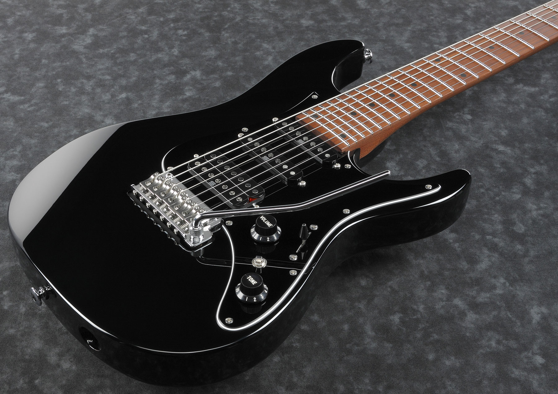 Ibanez Az24047 Bk Prestige Jap 7c Hss Seymour Duncan Trem Mn - Black - 7-snarige elektrische gitaar - Variation 2