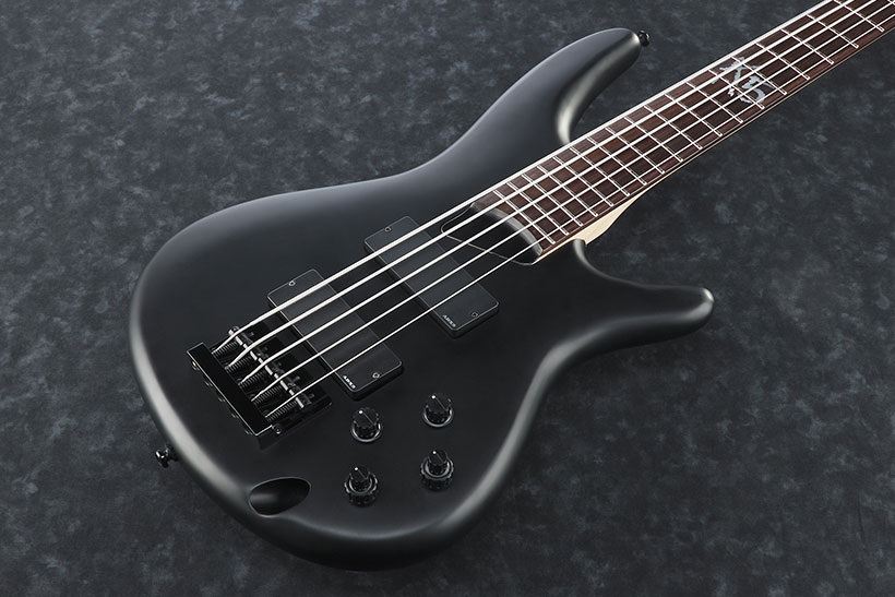 Ibanez Fieldy K5 Bkf Signature 5-cordes - Black Flat - Solid body elektrische bas - Variation 1