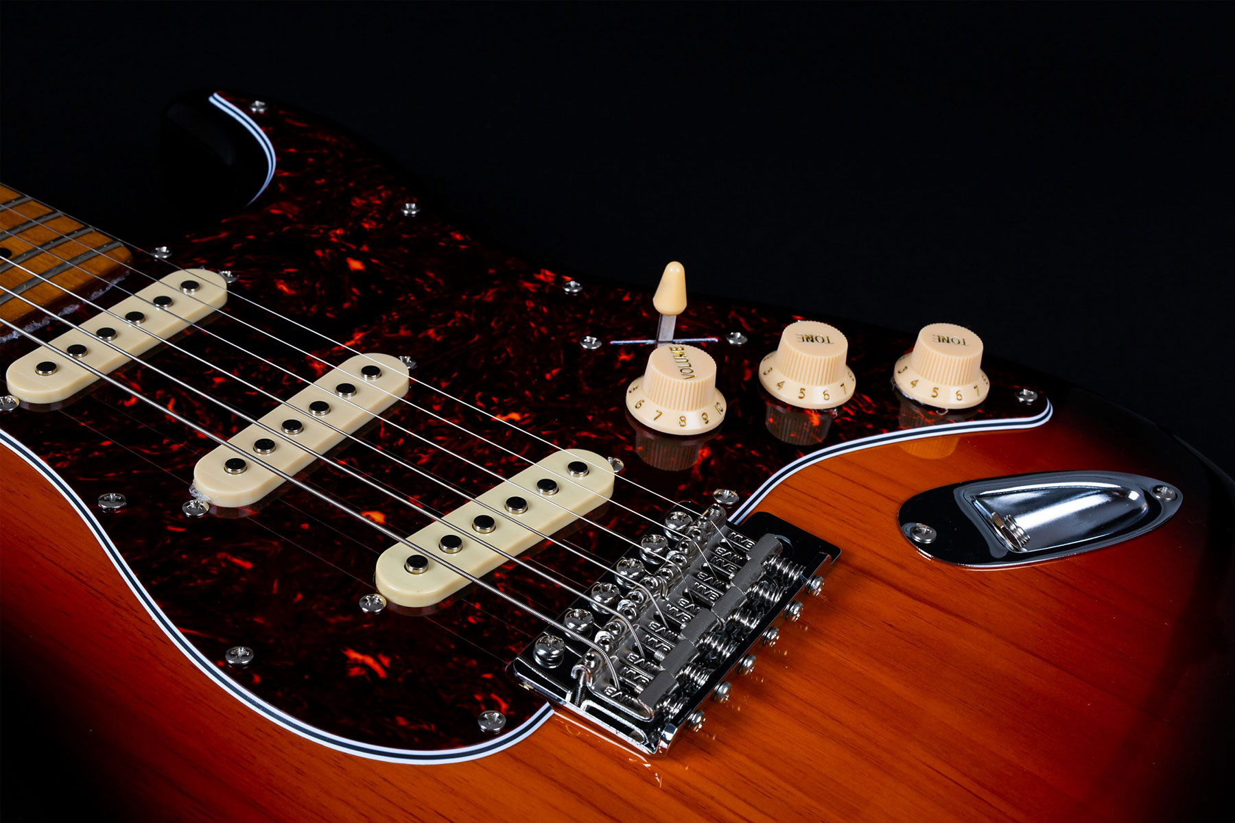 Jet Guitars Js300 Lh Sb Gaucher 3s Trem Mn - Sunburst - Elektrische gitaar in Strat vorm - Variation 3