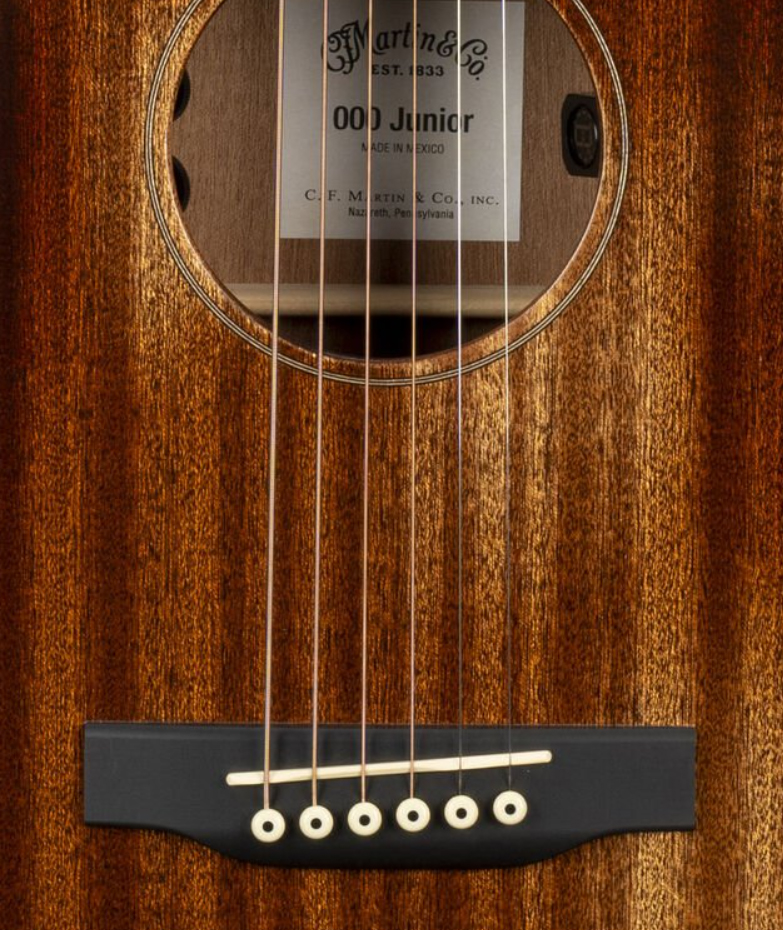 Martin 000cjre Junior Streetmaster 000 Pan Coupe Tout Sapele Ric - Dark Mahogany Distressed - Volksgitaar - Variation 2