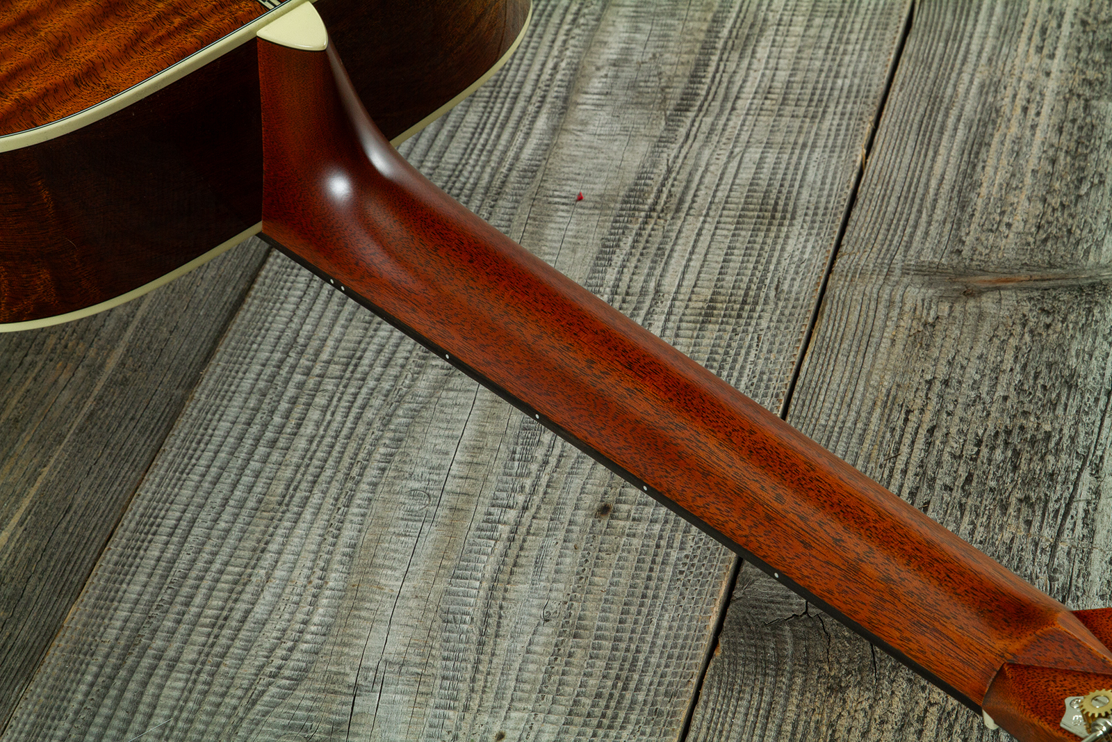 Martin Custom Shop 000 Shsc Epicea Sitka  / Quilted Sapele Eb #2964116 - Natural Aging Toner - Folk gitaar - Variation 9