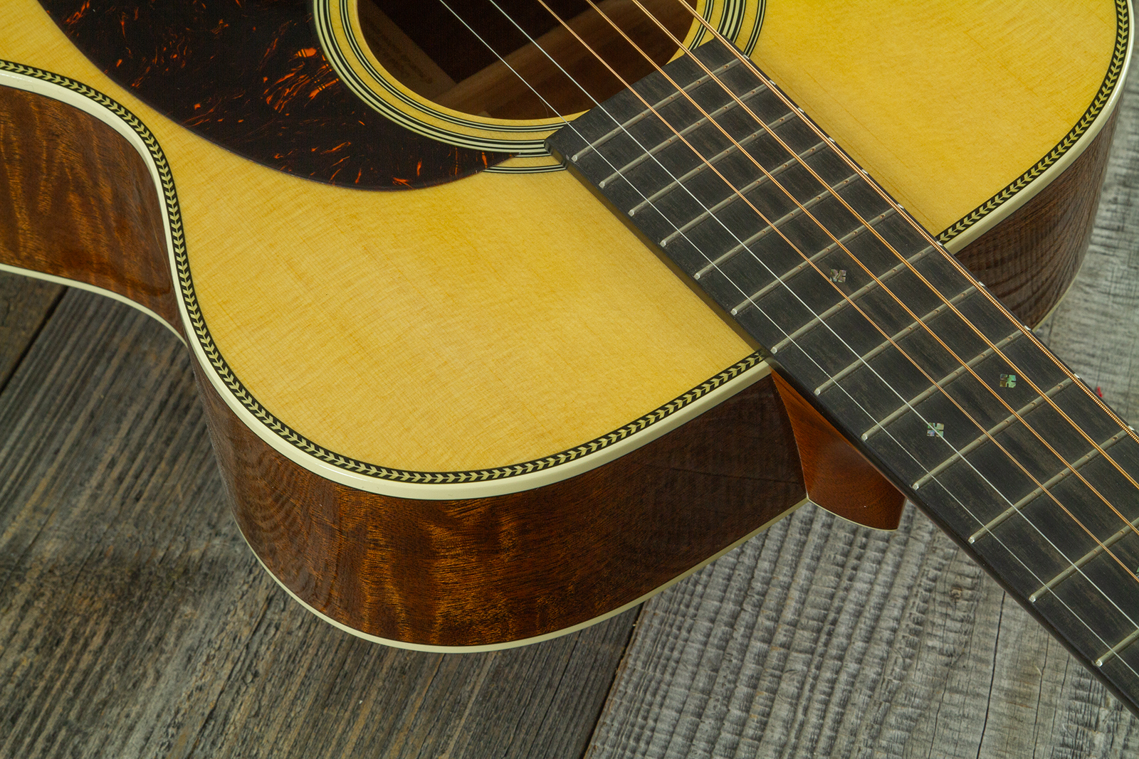 Martin Custom Shop 000 Shsc Epicea Sitka  / Quilted Sapele Eb #2964116 - Natural Aging Toner - Folk gitaar - Variation 4