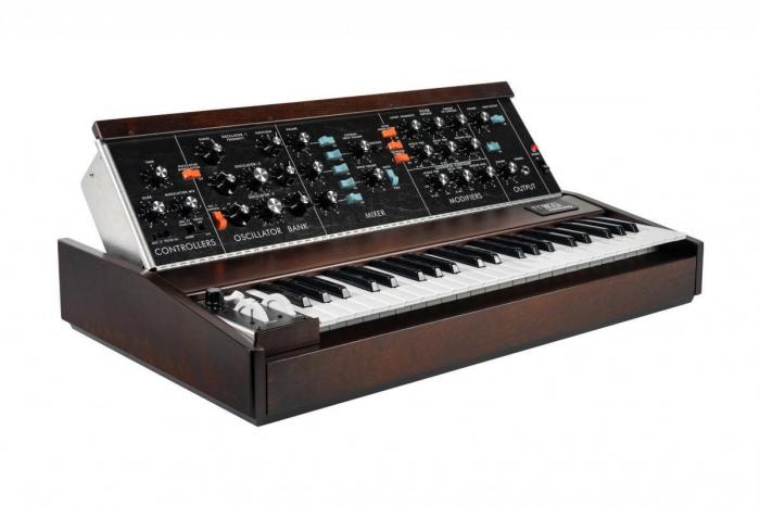 Synthesizer  Moog Minimoog Model D 2022