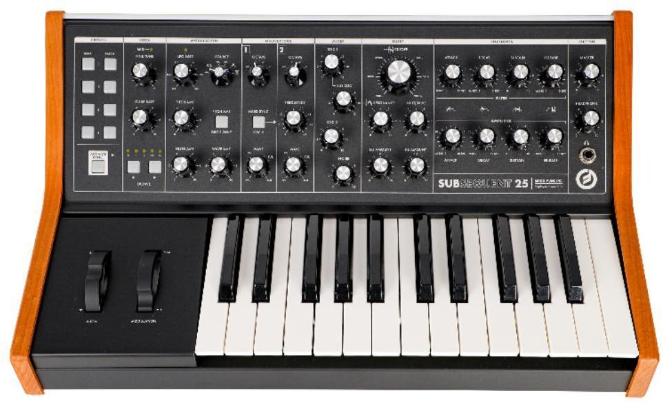 Synthesizer  Moog Subsequent 25
