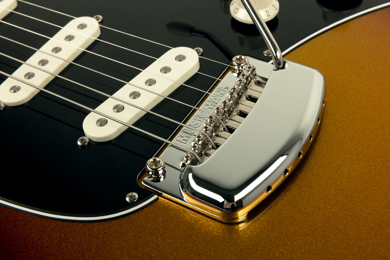 Music Man Cutlass Ht Sss 3s Trem Rw +housse - Showtime - Elektrische gitaar in Str-vorm - Variation 4