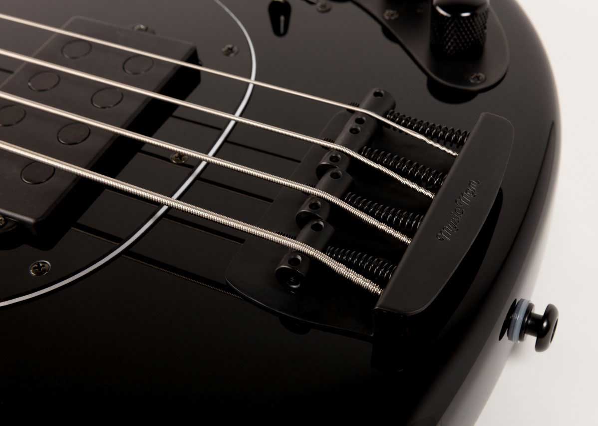Music Man Stingray Darkray H Active Eb +housse - Obsidian Black - Solid body elektrische bas - Variation 4