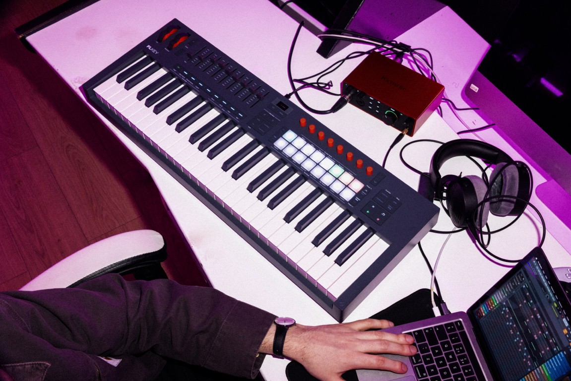 Novation Flkey 2 49 - Masterkeyboard - Variation 7