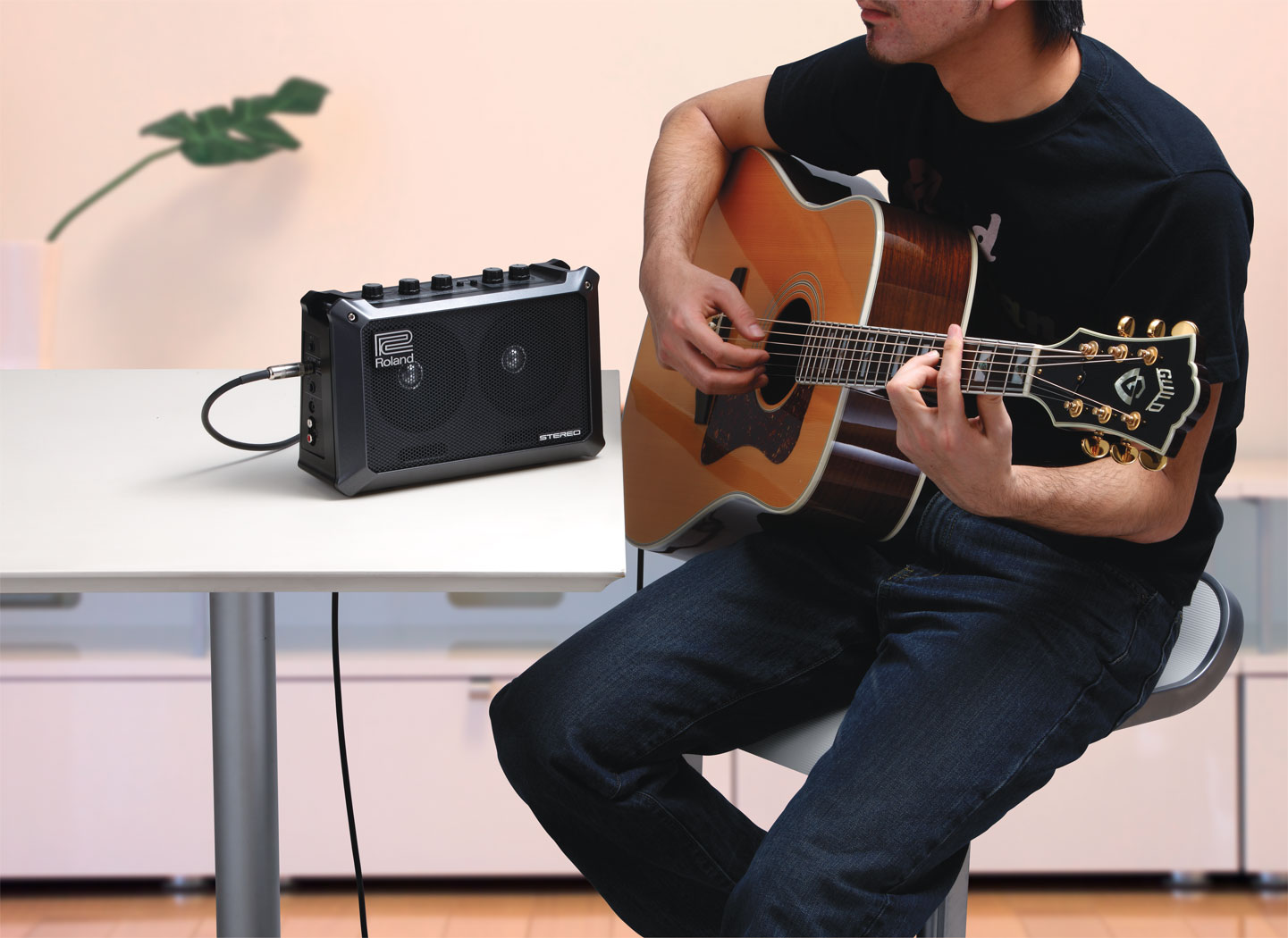 Roland Mobile Cube Battery Power Stereo Amp 2.5w 2x4 - Elektrische gitaar mini versterker - Variation 6