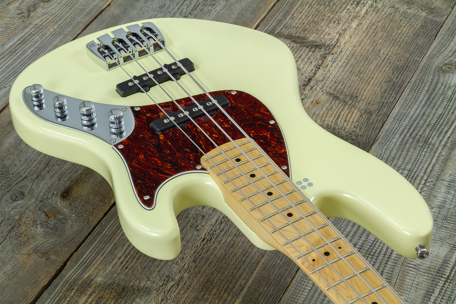 Sandberg California Tt Short Scale Active Mn - Highgloss Creme - Solid body elektrische bas - Variation 2