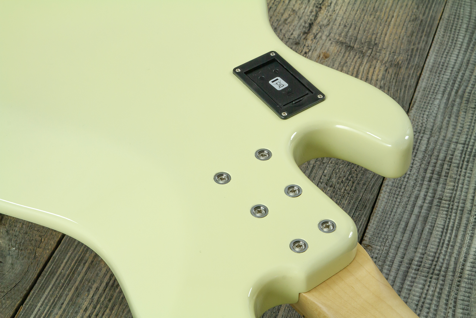 Sandberg California Tt Short Scale Active Mn - Highgloss Creme - Solid body elektrische bas - Variation 8