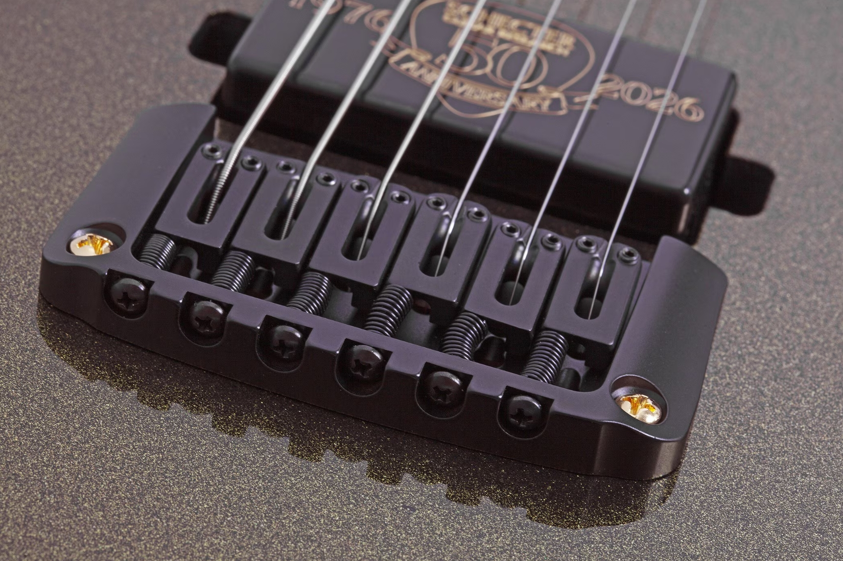 Schecter C1 50th Ann. 2h Ht Eb - 50th Gold Burst - Metal elektrische gitaar - Variation 4