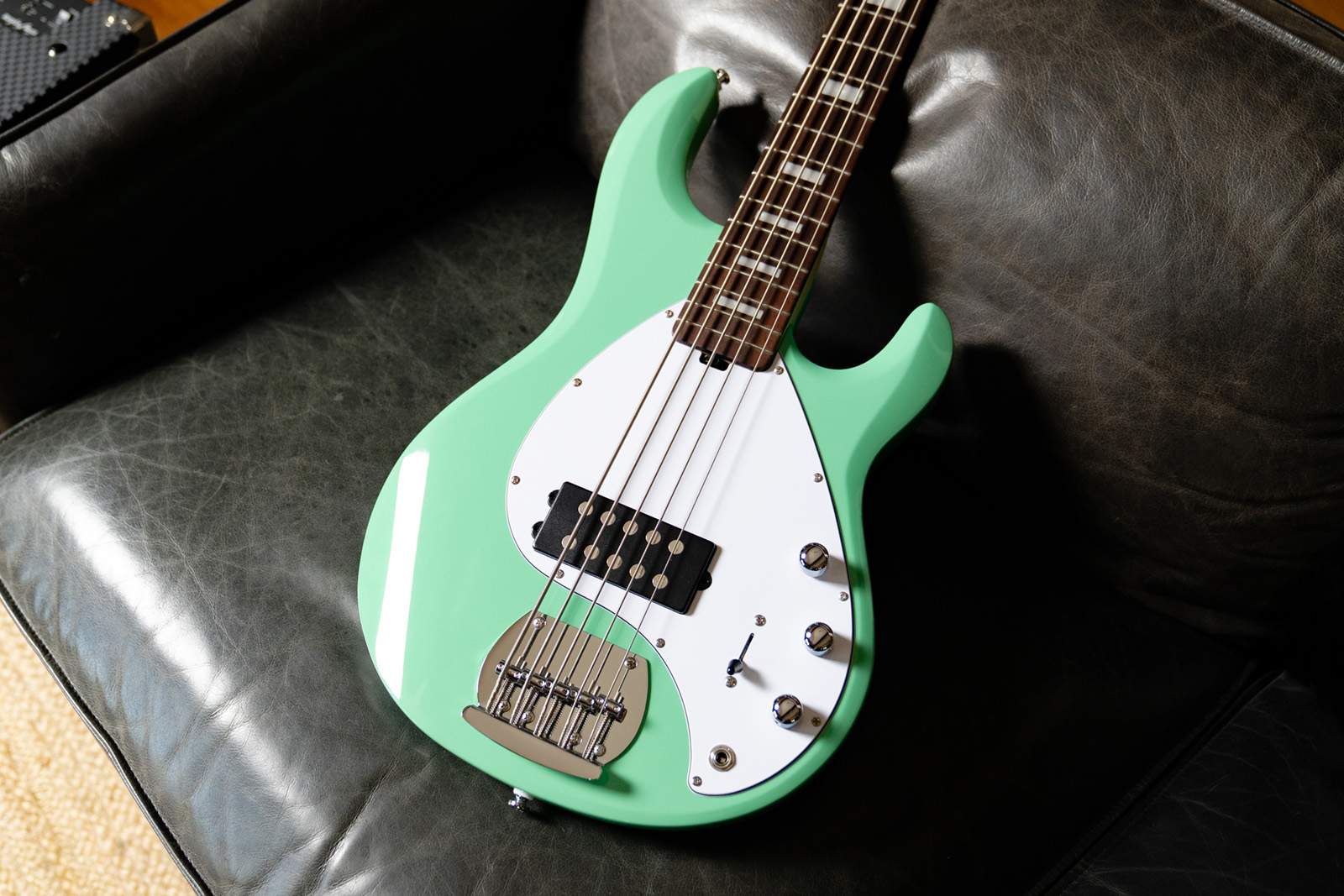 Sterling By Musicman Stingray4  5-cordes 1h Jat - Seafoam Green - Solid body elektrische bas - Variation 3
