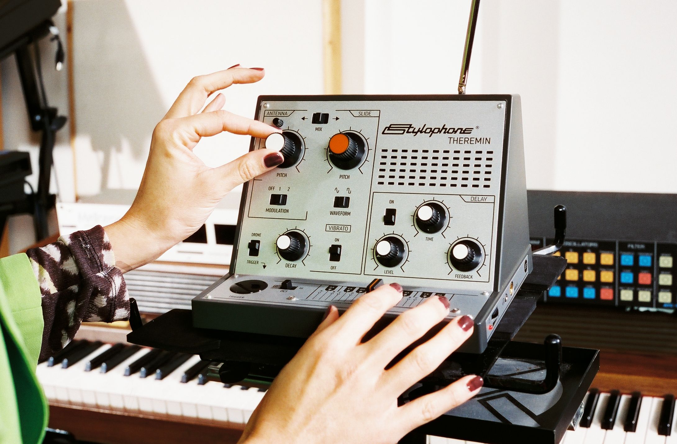 Stylophone Theremin - Synthesizer - Variation 11