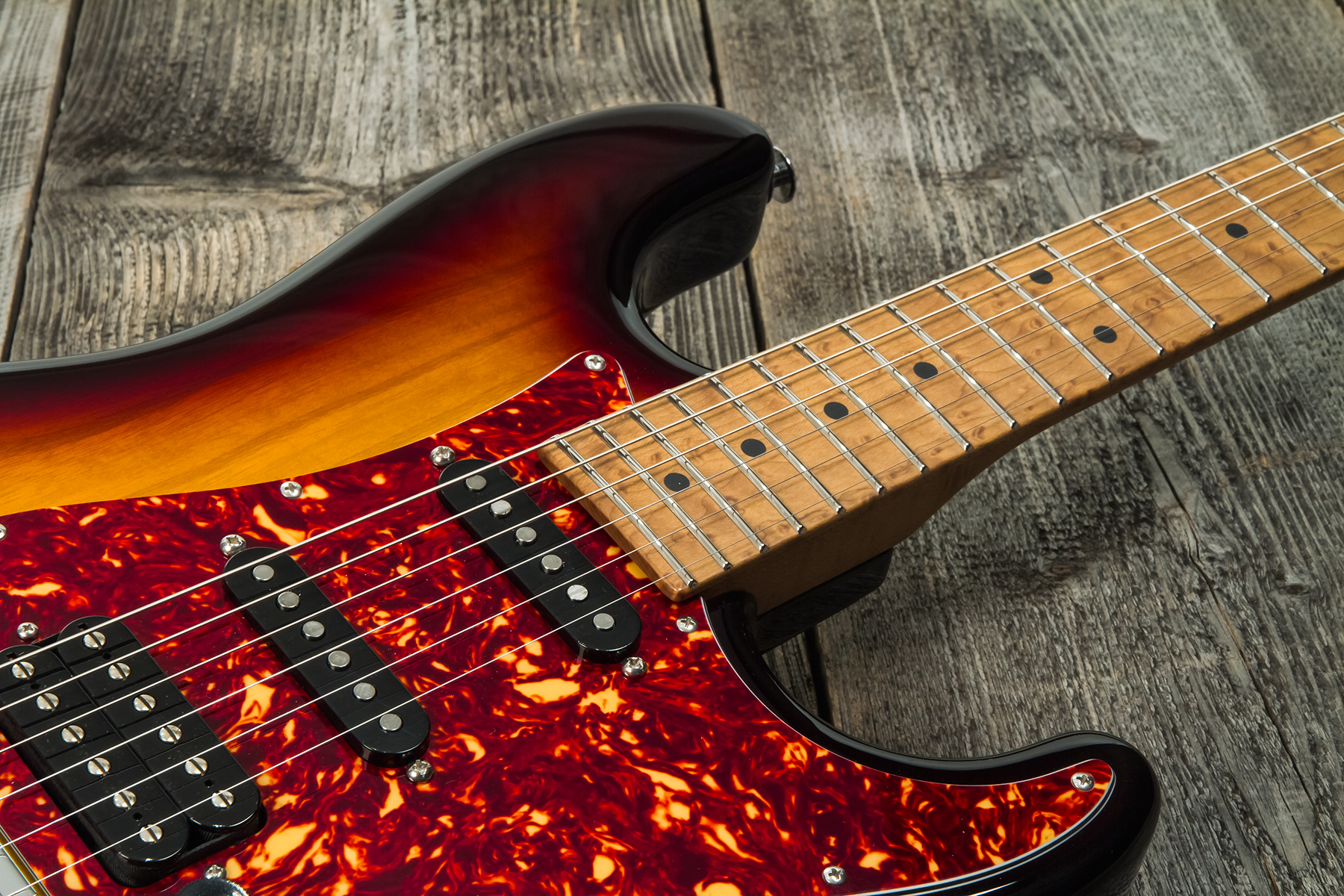 Suhr Classic S Paulownia 01-ltd-0021 Hss Trem Mn - 3 Tone Burst - Elektrische gitaar in Str-vorm - Variation 4
