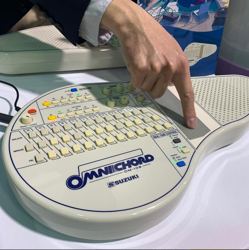 Suzuki Omnichord Om108 - Synthesizer - Variation 1