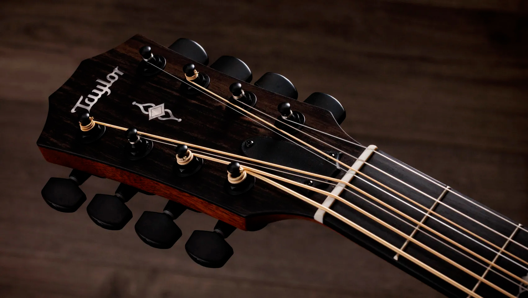 Taylor 324ce Baritone 8 Ltd Grand Auditorium Cw 8c Tout Acajou Eb Es2 - Shaded Edgeburst Top Satin - Folk gitaar - Variation 6