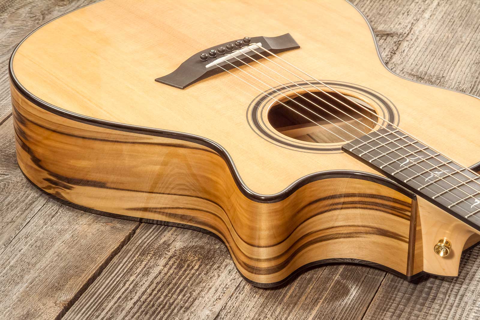Taylor Custom Gc-e V-class Grand Concert Cw Sitka Torrefie / Blackheart Sassafras  Eb Es2 #1211083110 - Natural - Volksgitaar - Variation 4